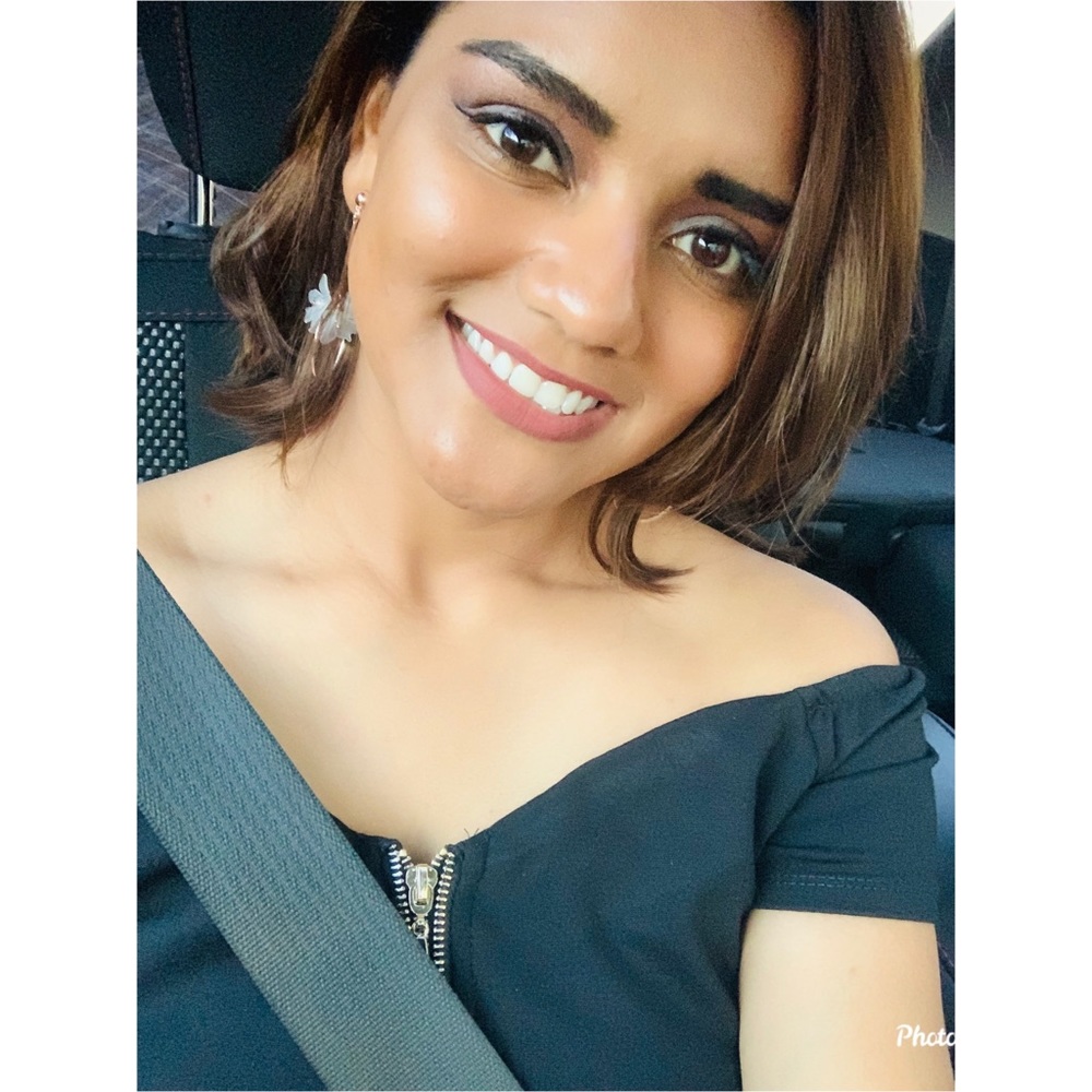 Meet your Posher, Lesly